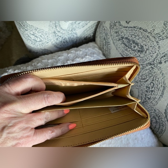 SALE! Vegan Leather, Alligator print Wallet and Handbag - Picture 11 of 16